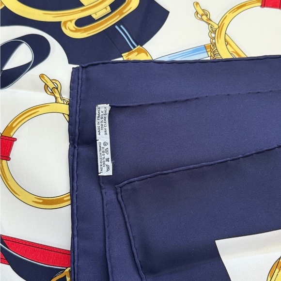 Hermes Scarf with Gold, Black, and Red Design - Picture 4 of 7